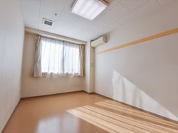 空の部屋と窓