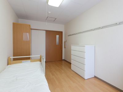シンプルな個室の居室