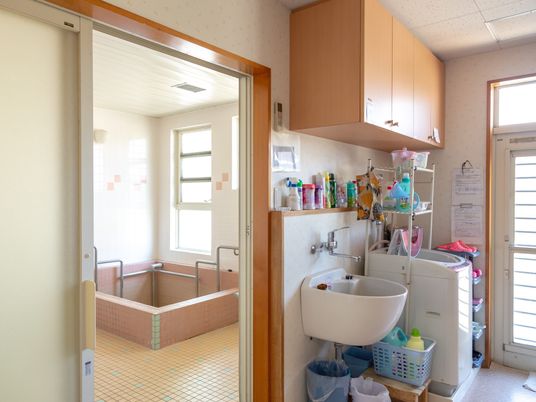 明るく清潔な浴室