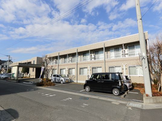 広々とした建物の外観