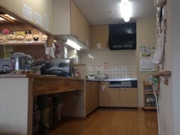キッチンカウンターと調理器具