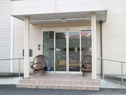 エントランスの正面風景