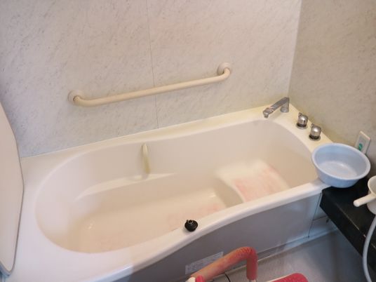 清潔な浴室設備