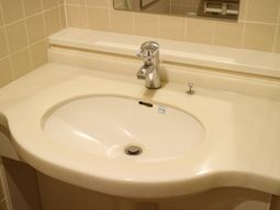 清潔な手洗いベースン