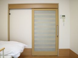 たたずまい穏やかな居室の扉