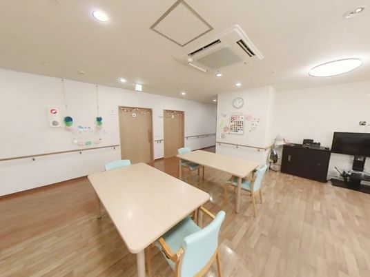 光溢れるダイニング