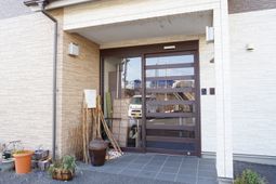 洗練されたエントランス