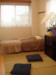 明るい和室の居室