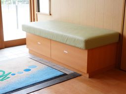 待合室のベンチシート