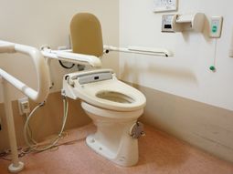 バリアフリー仕様のトイレ
