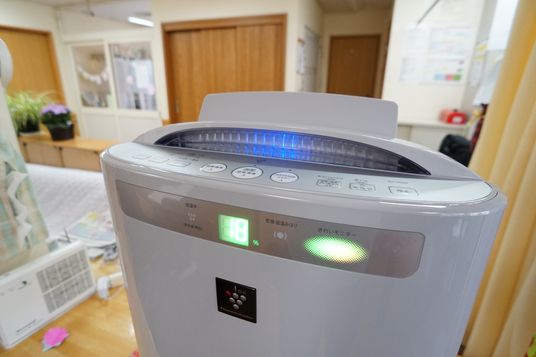 白色の空気清浄機