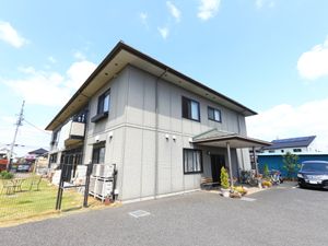 晴れた日の清潔な外観