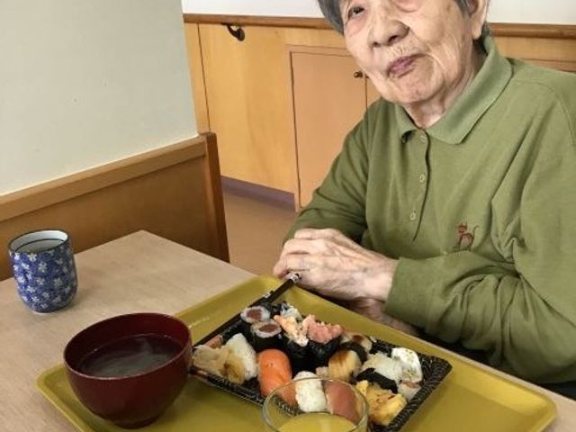 お食事