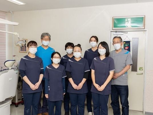 スタッフ集合の理美容室  