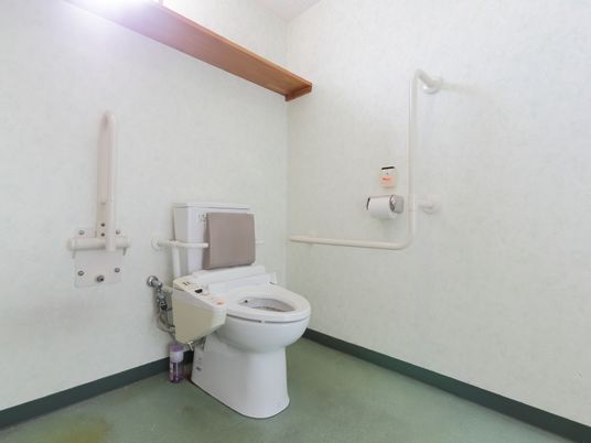 バリアフリーのトイレ設備