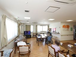 共用エリアの明るい室内