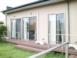 明るく清潔なテラスの様子