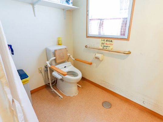 バリアフリーのトイレ空間