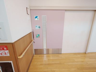 広々とした廊下の入口