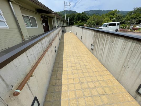 ゆるやかな坂道の様子