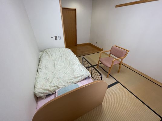 簡素な畳の居室