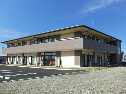 新築そうな施設の外観