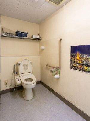 安全設備の整った個室トイレ