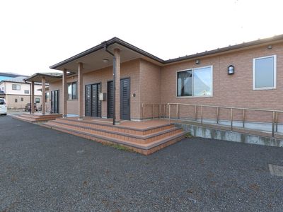 アクセス良好な建物外観