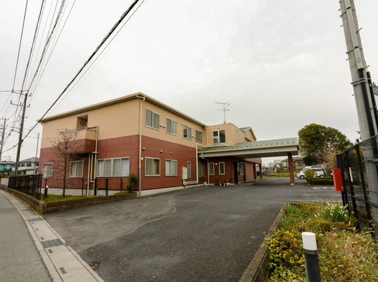 ゆったりした外観の建物