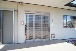 入口の明るい施設