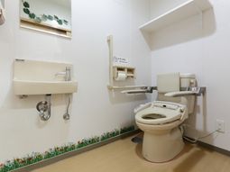 バリアフリーなトイレ空間