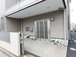 清潔感のあるエントランス