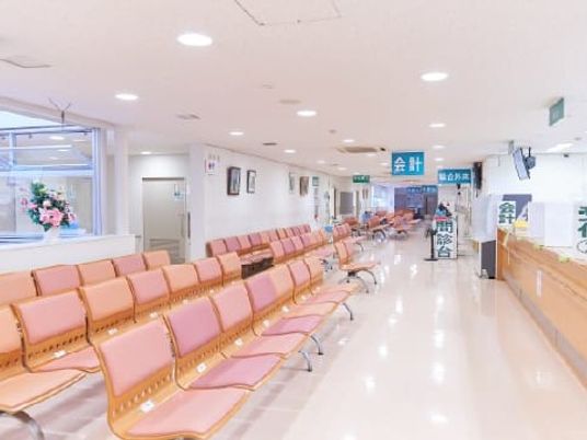 明るい待合廊下  