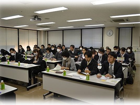 研修中の会議室  