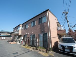 明るい外観の建物