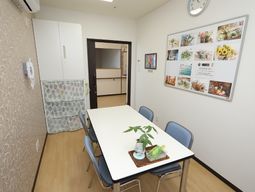 清潔な食堂の一角