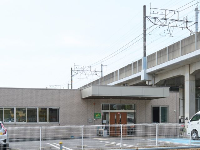 施設の外観 外観 駐車スペースが整備された便利な立地です。アクセスが良く、通勤にも適しています。