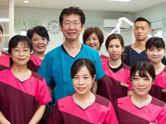 笑顔のスタッフ集合  