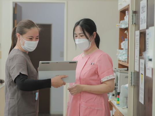 看護師の申し送り廊下  