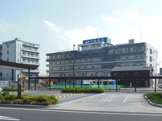 病院前の出入口  