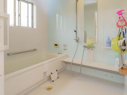 清潔な浴室空間