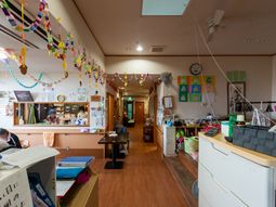 暖かい雰囲気の廊下