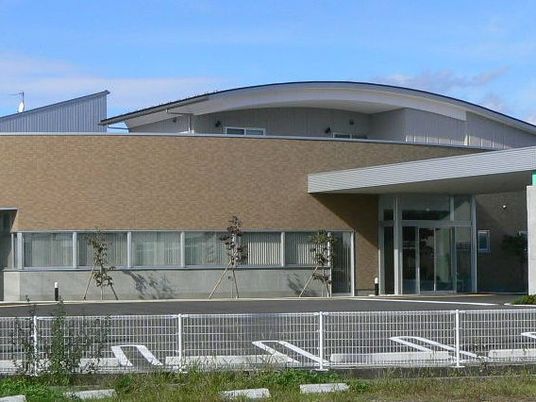 建物正面の外観  