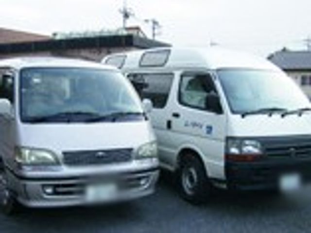施設の送迎車両 外観 施設の送迎に利用される車両です。移動が必要なご利用者様でも安心して通所できます。