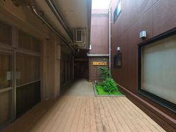 日当たりの良い通路