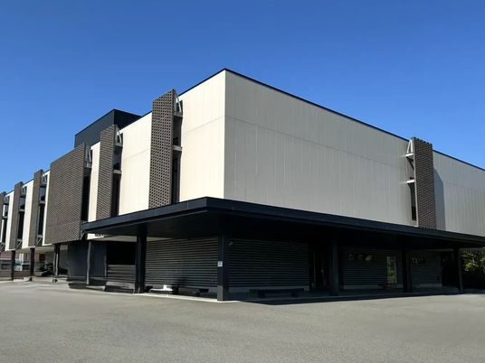 モダンな建物外観  