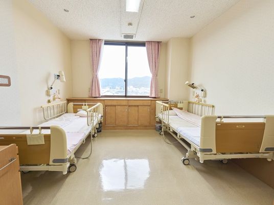 明るい二床室  