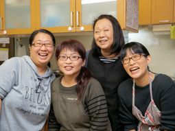 明るい笑顔のスタッフ