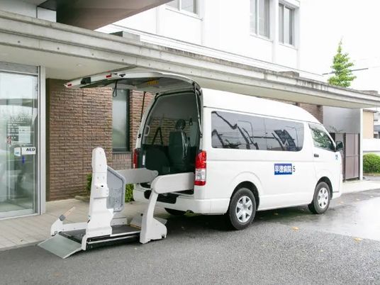 送迎車の乗降場  