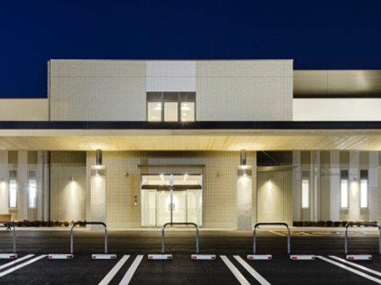 建物正面の外観  
